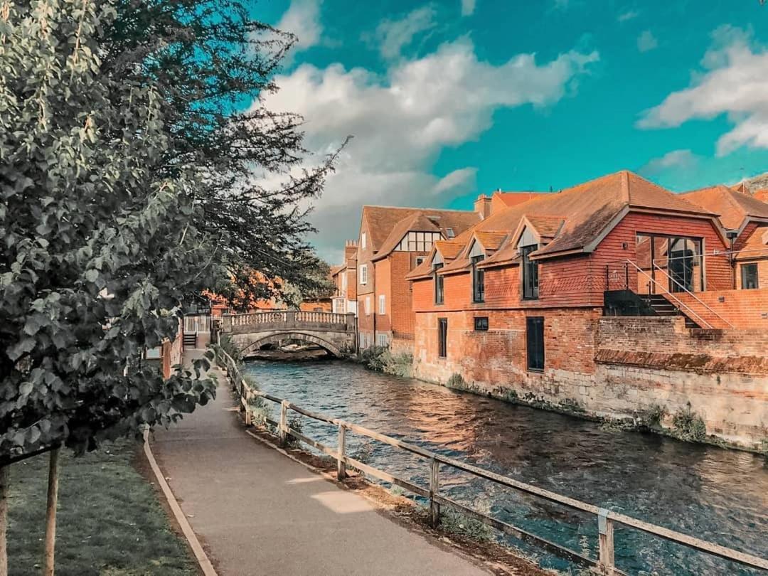 Winchester Retreat Apartman Kültér fotó